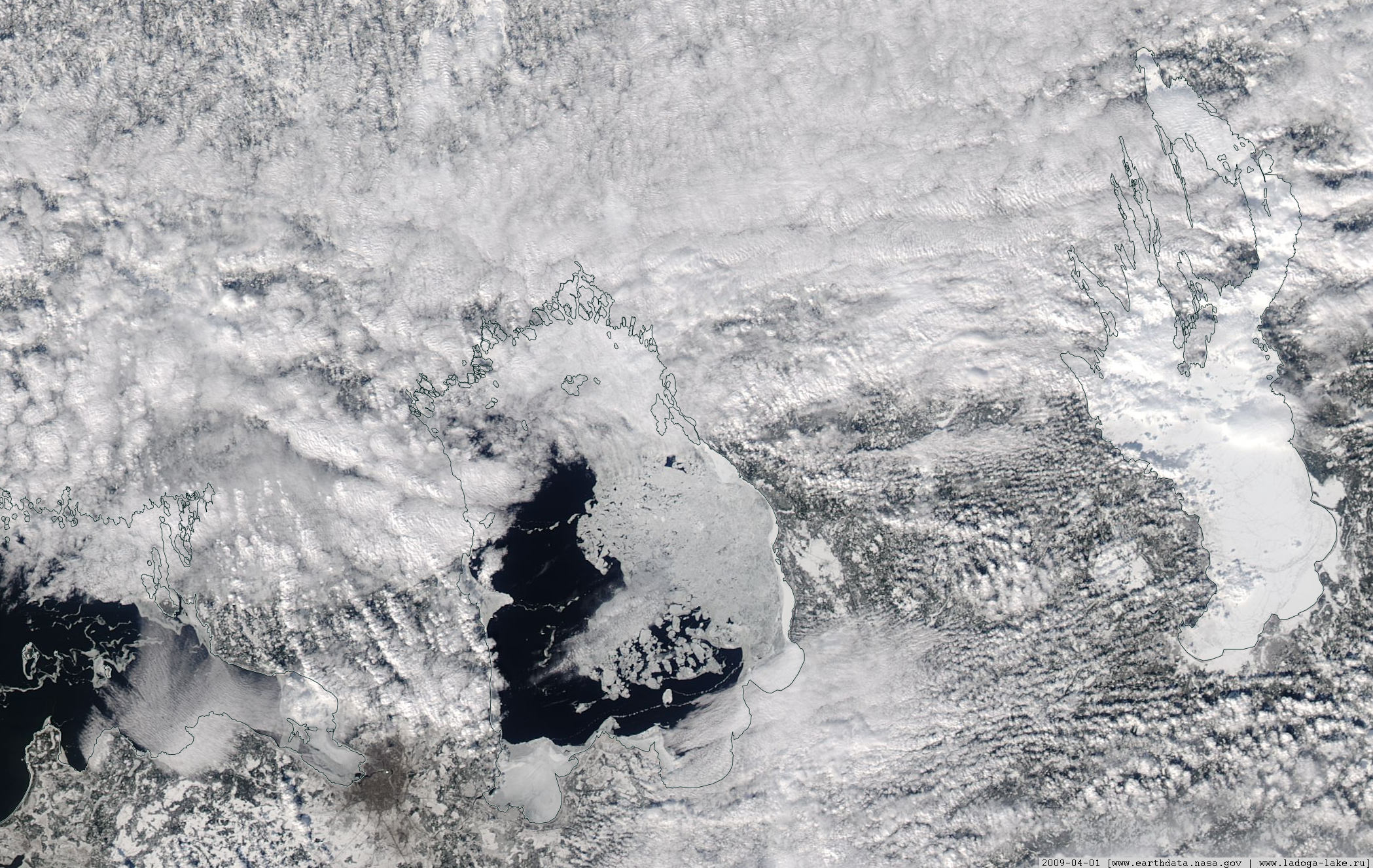 Ледовая обстановка ладоге в реальном времени. Ледовая обстановка Онежское озеро. Космический снимок Онежского озера. Ледовая обстановка на Онежском озере на 2021. Ледовая обстановка на Ладоге.