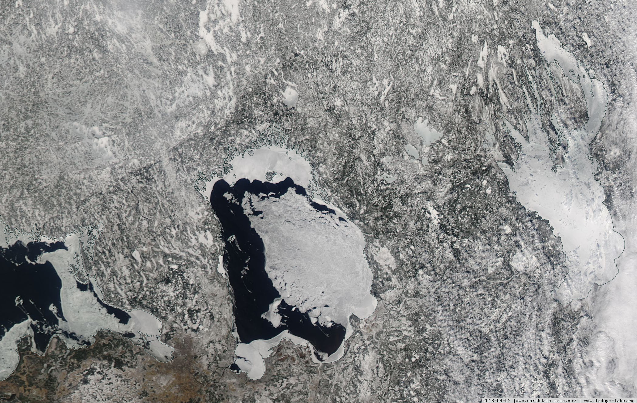 Ледовая обстановка ладоге в реальном времени. Ледовая обстановка Онежское озеро. Онежское озеро из космоса. Ледовая обстановка на Ладоге. Ладожское озеро состояние льда.