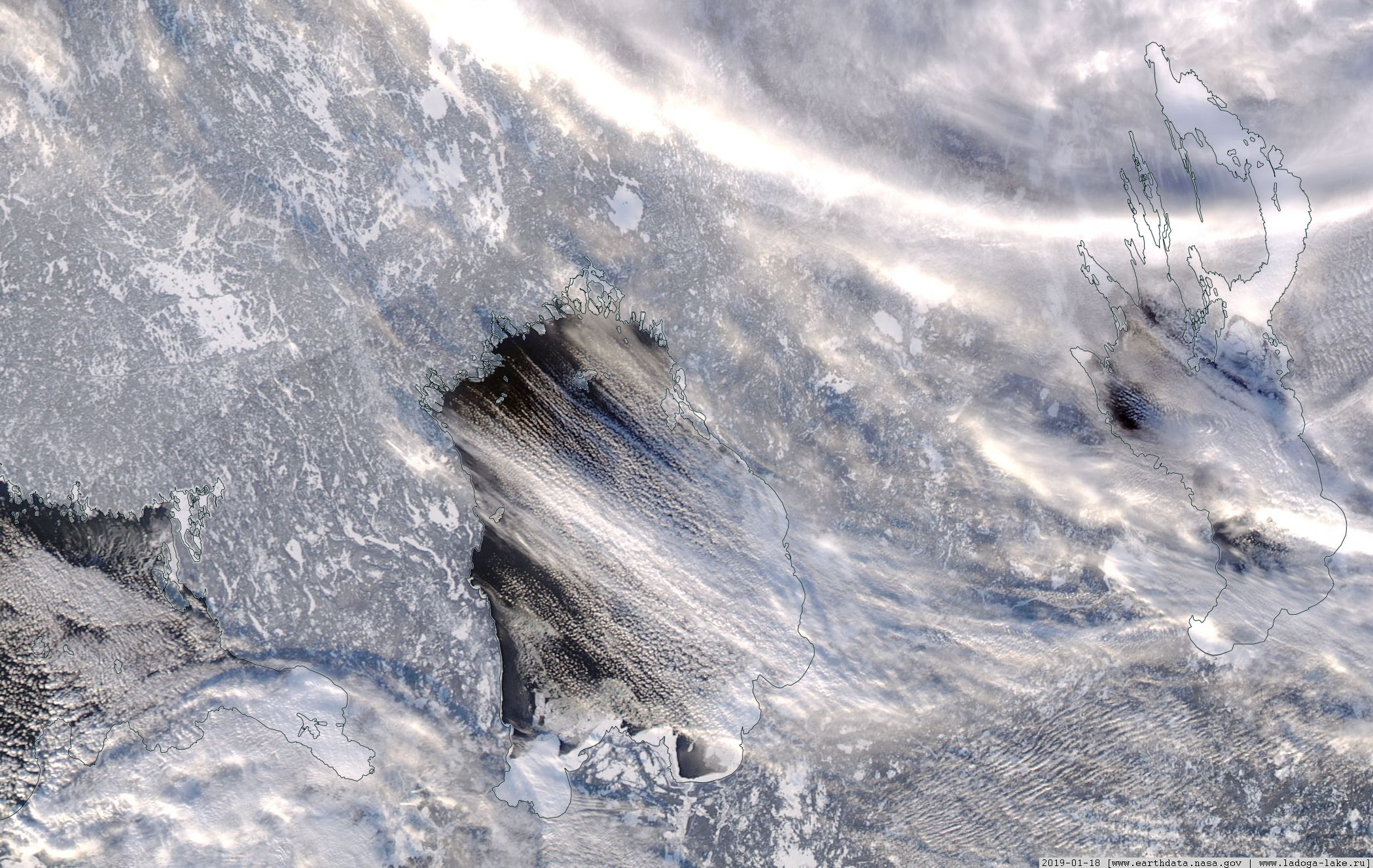 Космический снимок Онежского озера. Онежское озеро Восток. Ладожское озеро состояние льда. Ледовая обстановка на Ладоге. Онежское озеро ледовая