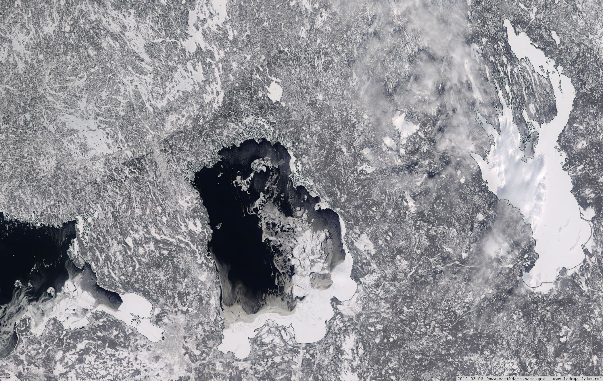 Ледовая обстановка ладоге в реальном времени. Онежское озеро со спутника. Ладожское озеро со спутника. Онежское озеро снимок из космоса. Онежское озеро со спутника сейчас.